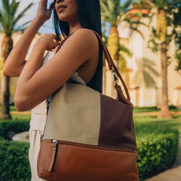 Fantini Italian Leather Modern Brown Handbag - Picture 3 of 10